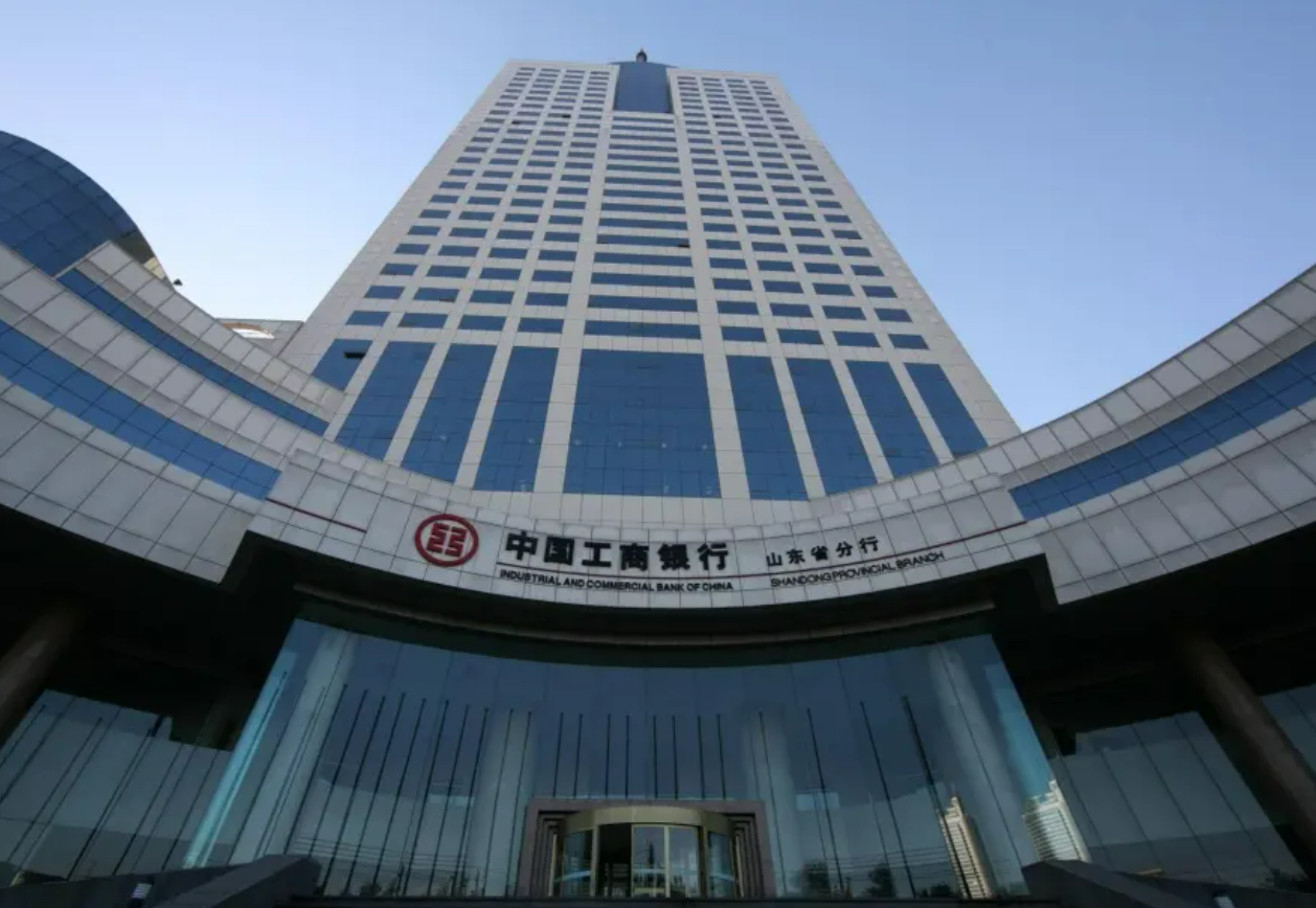 为何银行大楼高达几十层,除了一楼营业厅之外,其余都是做什么的