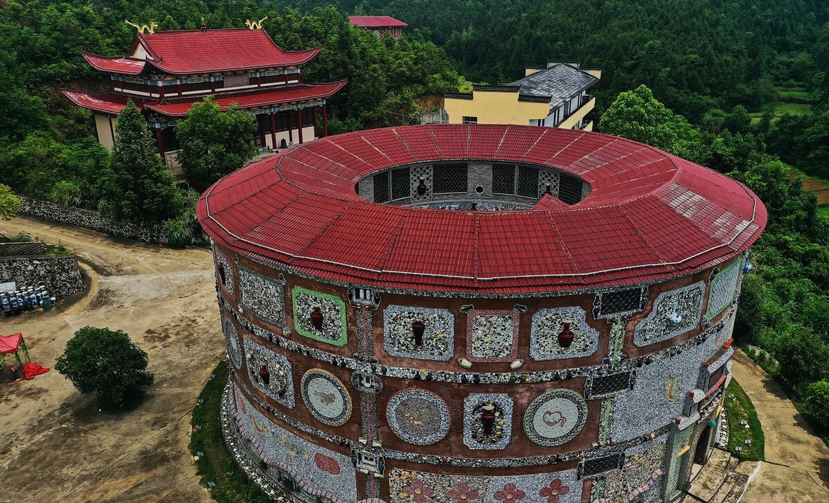 景德镇小小的"瓷宫",背后奶奶的故事却让人泪目