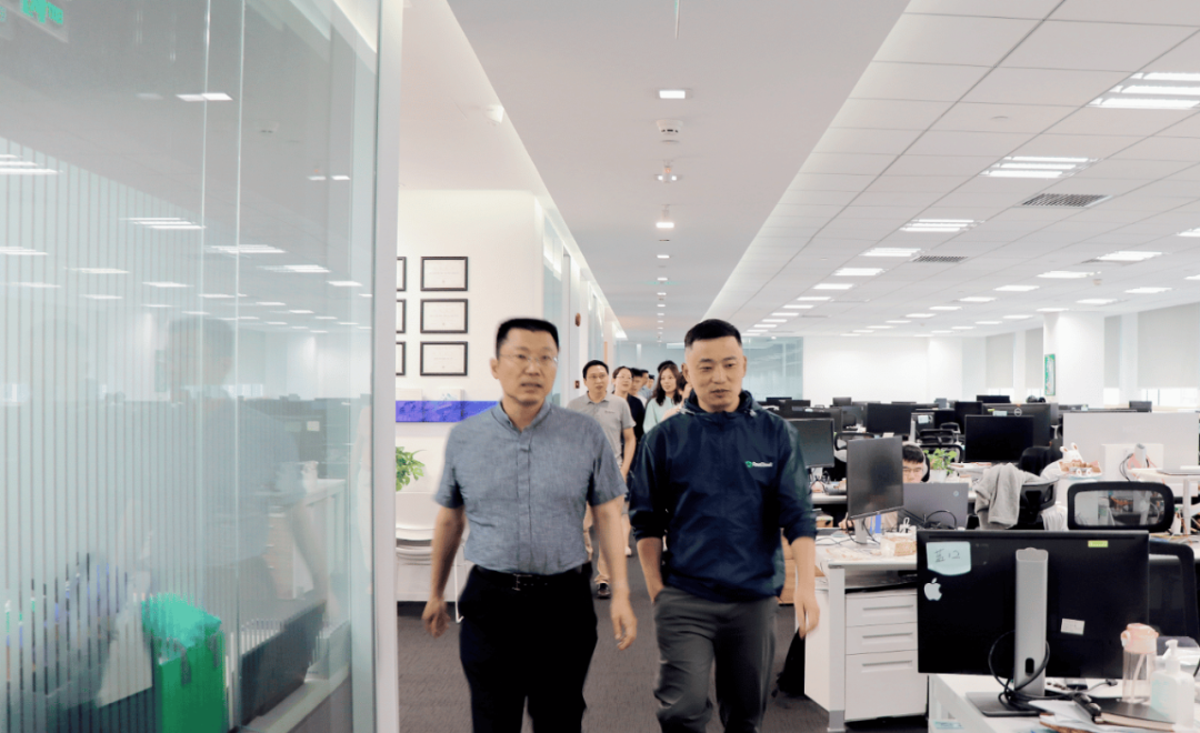 杨浦区委常委,常务副区长尼冰一行莅临道客走访调研