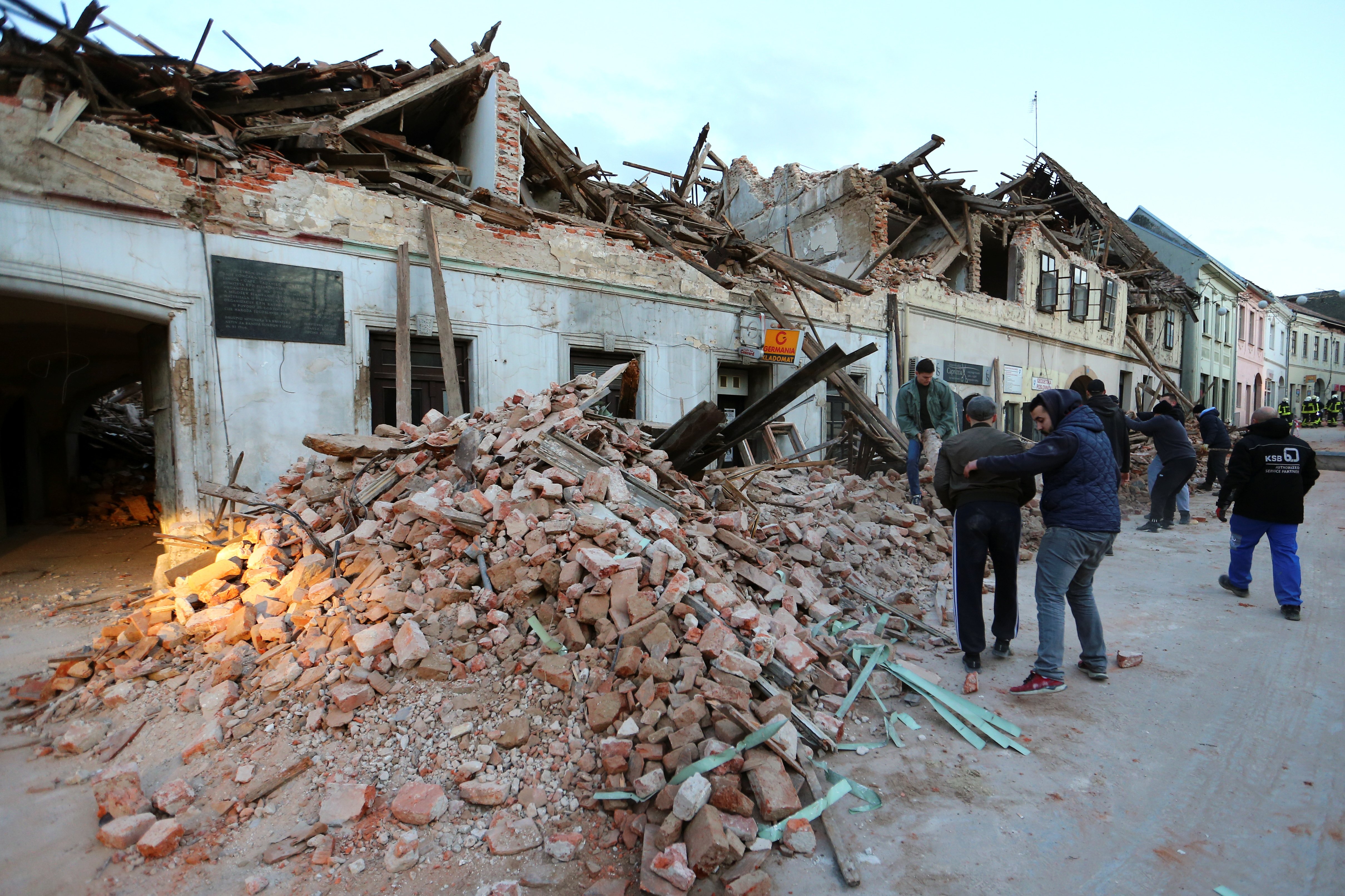 克罗地亚大地震图片