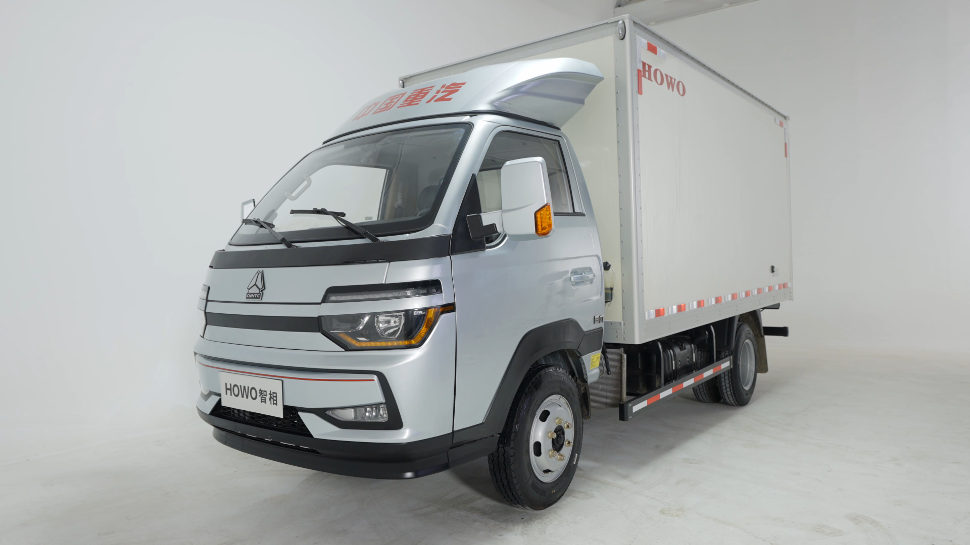 不到10万的国产最高端小轻卡 看完这辆重汽新品卡友惊呼:绝了!