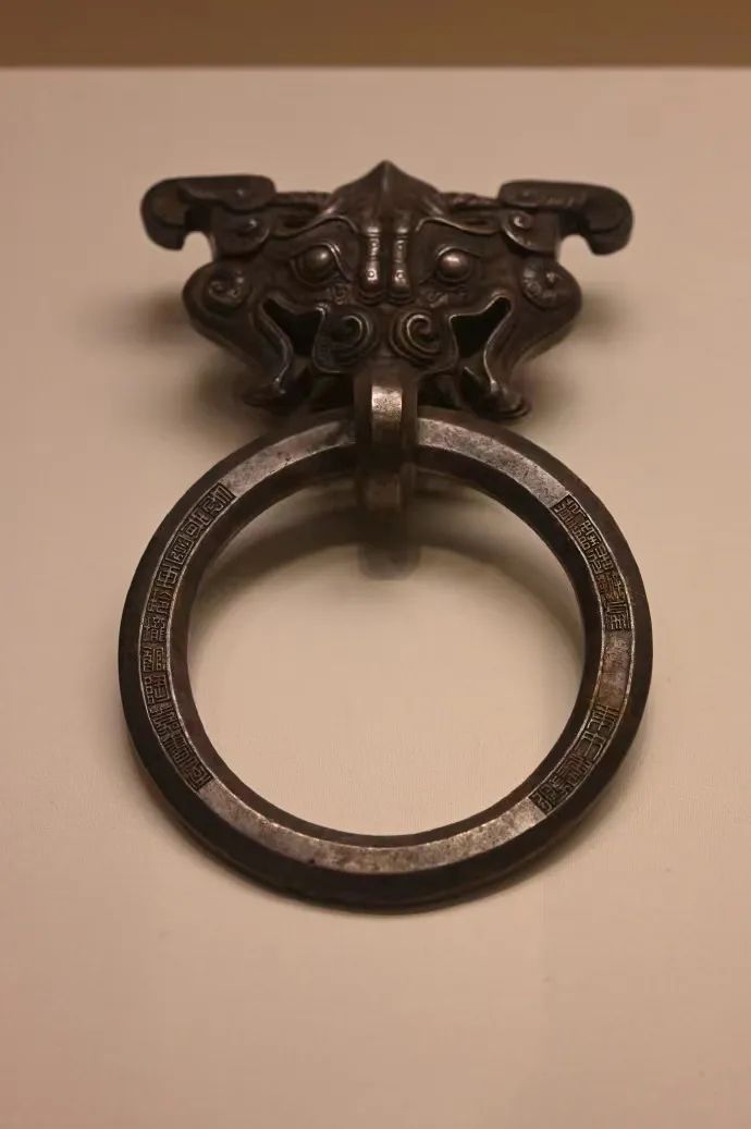 兽面衔环辟不祥丨清乾隆 玲珑馆"陶嘉书屋"款银辅首门环赏析