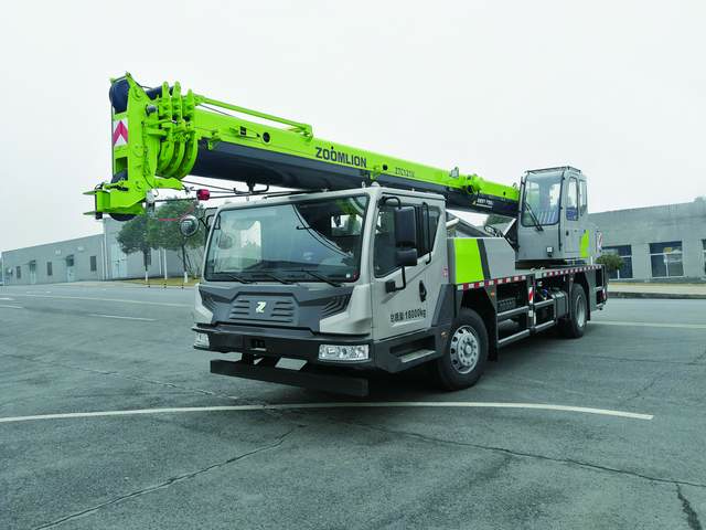 中联重科12吨节能型汽车起重机上市 引领行业绿色,环保新发展