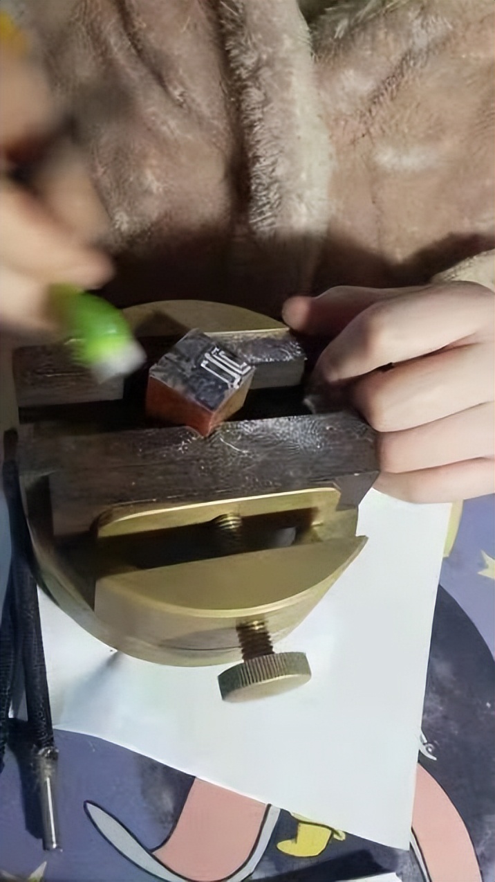 我70后河南人,科威特打工,月薪20000变2000,没钱回家绝处逢生