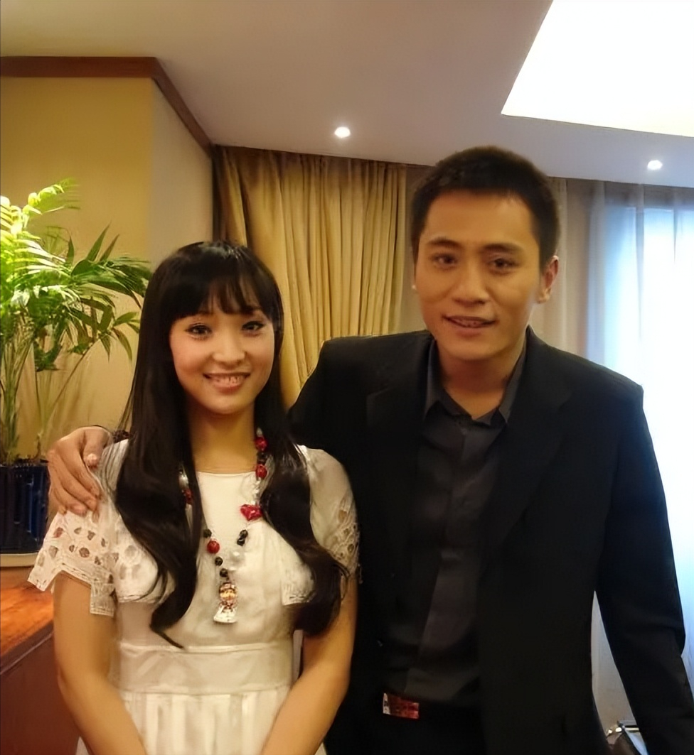 白静25岁嫁入豪门29岁却被丈夫害死最终夫妻两人同归于尽