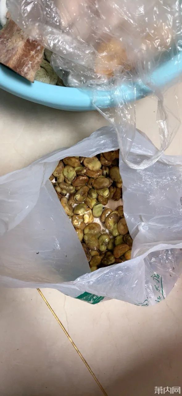 推荐冰箱清理出这些“宝藏”后小伙傻眼，网友：同一个世界同一个妈？