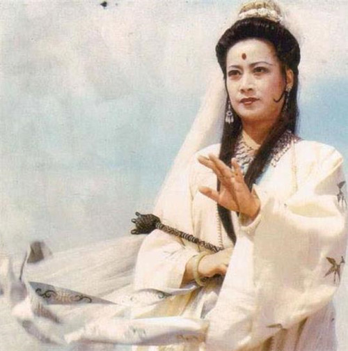 她从不信佛,拍西游记"观音菩萨"时出现的怪事,让她主动信佛