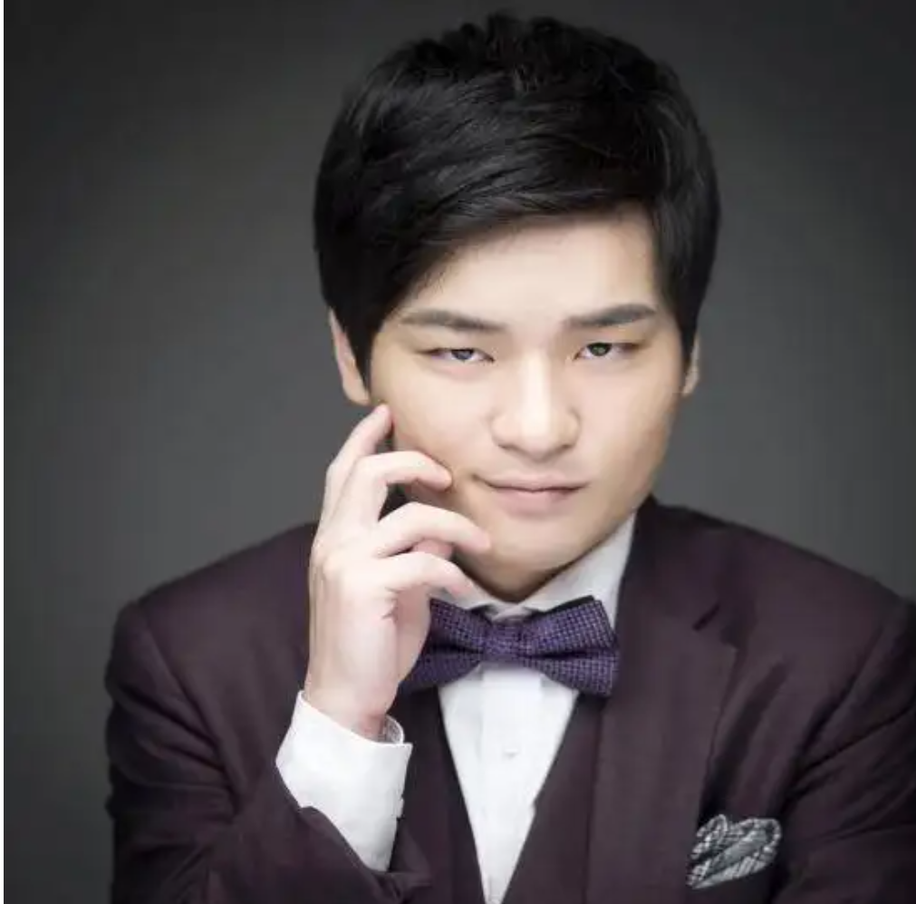 欧宝电竞:曾经老一辈的职业选手,如longdd都称为long神