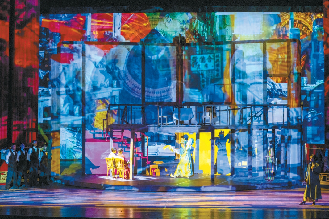 用影像表达内心冲突,《倾城之恋》将视觉冲击进行到底