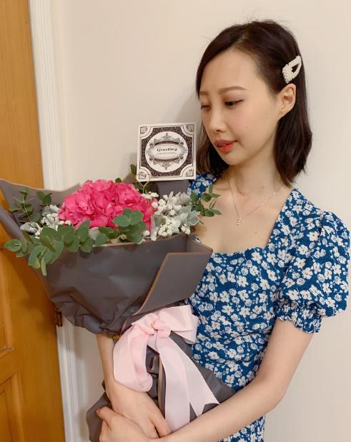 香港歌手李明蔚:积极抗癌8年,靠血液续命,终放弃治疗等待死亡