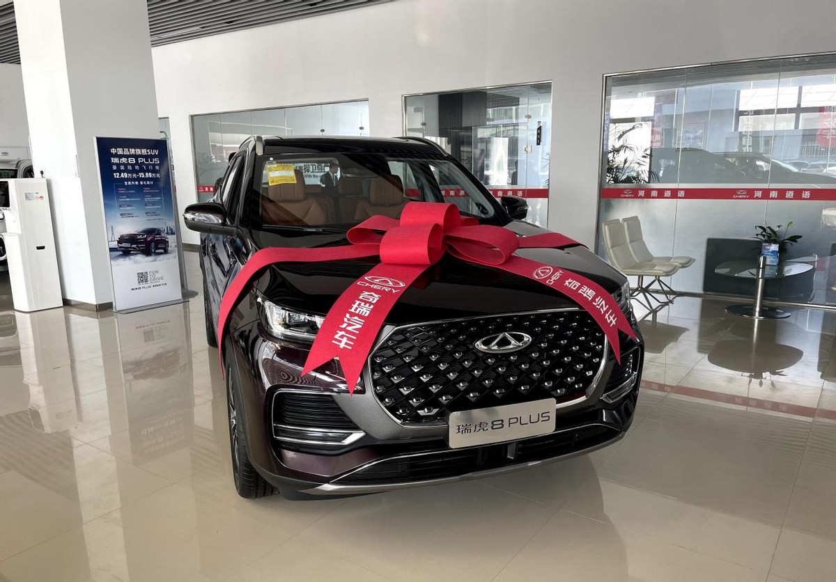 奇瑞瑞虎8 plus 2.0t实车曝光,造型硬朗配四出排气,有望成爆款