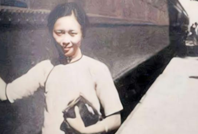 十里红妆出嫁16年生14个孩子,36岁早逝留下遗言,道尽婚姻的残酷