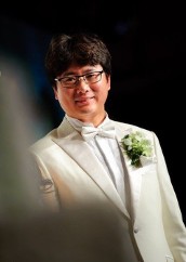 亿万富豪迎娶一线女星,两年后家破人亡,他留下遗言连捅妻子数刀