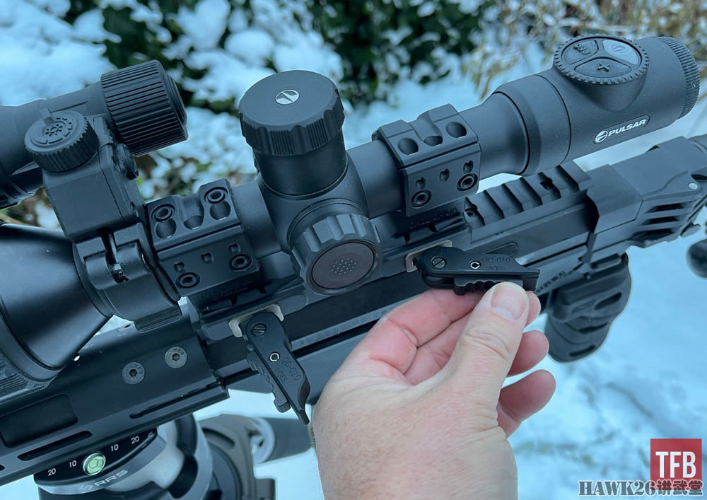 评测:脉冲星digex c50红外瞄准镜 白天使用时可以获得彩色图像