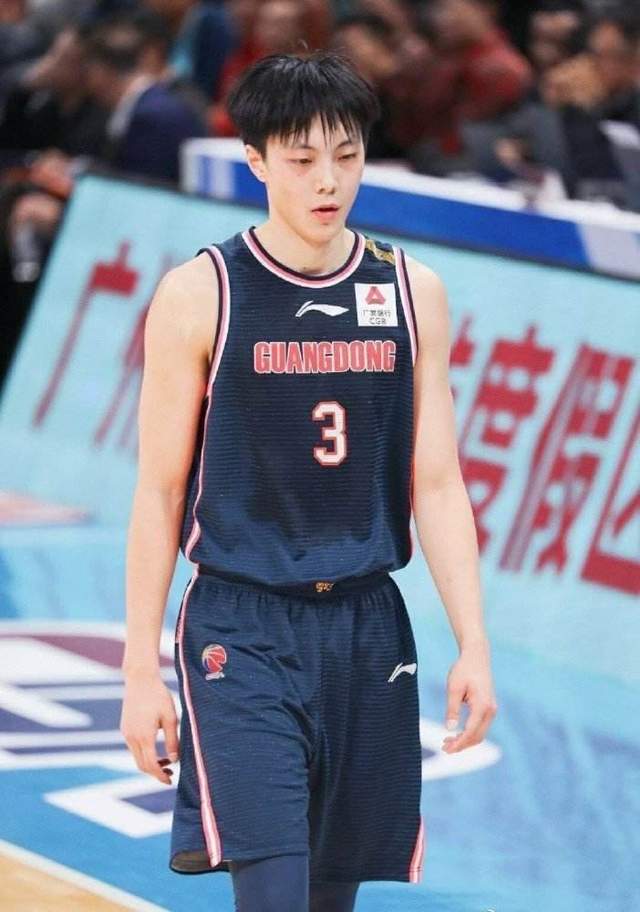 带你了解胡明轩,籍贯安徽,新疆出生,广东成长,妥妥的富二代
