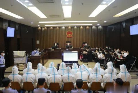 14项涉案罪名!刘某建等17人涉黑团伙开庭受审