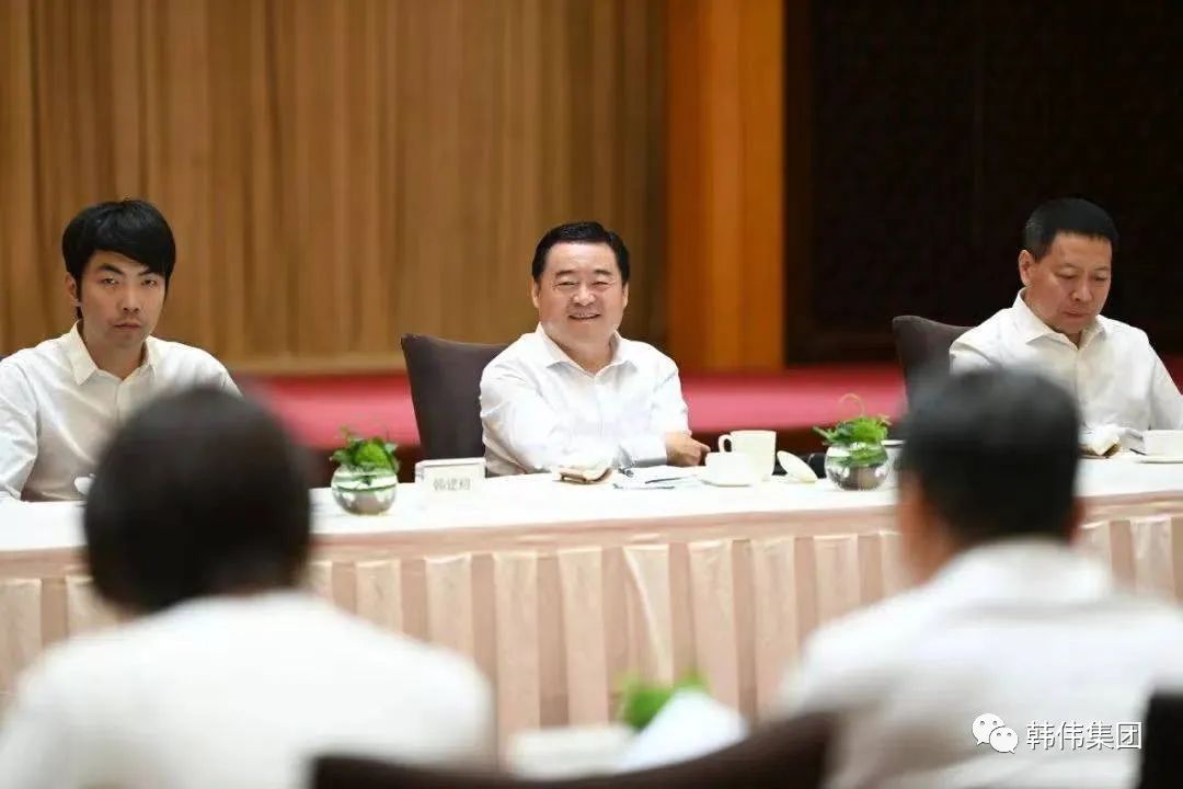 韩伟集团总经理韩建初参加辽宁省民营企业家代表早餐会