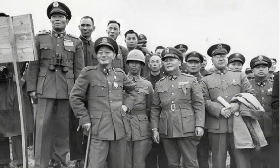 为何同为国民党将领,卫立煌有官可做,而李宗仁却讨官不成呢?