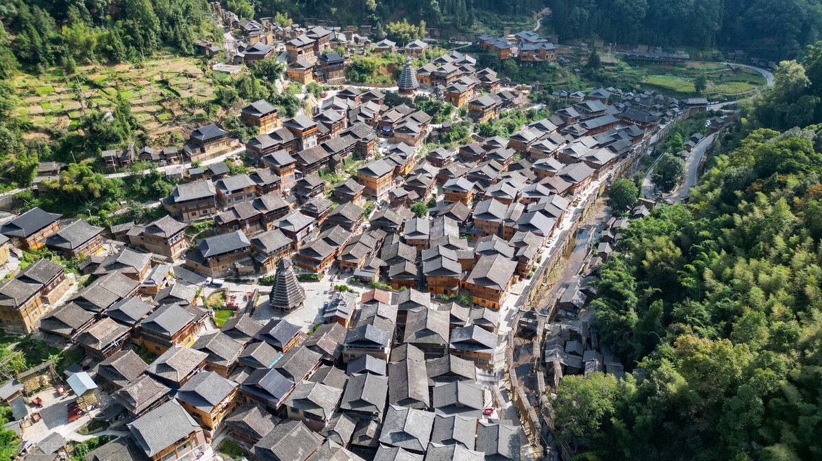 贵州黔东南,金秋时节,位于从江县高增乡的占里村,秋意渐浓