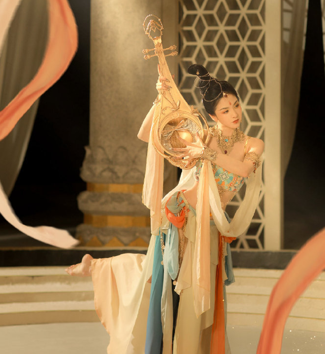 一首鸿音播放量500万,古典舞女神唐诗逸又出新作,网友:天花板