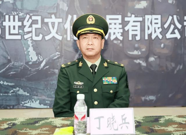 老山战场上的侦察英雄丁晓兵,31年后成为武警部队独臂少将