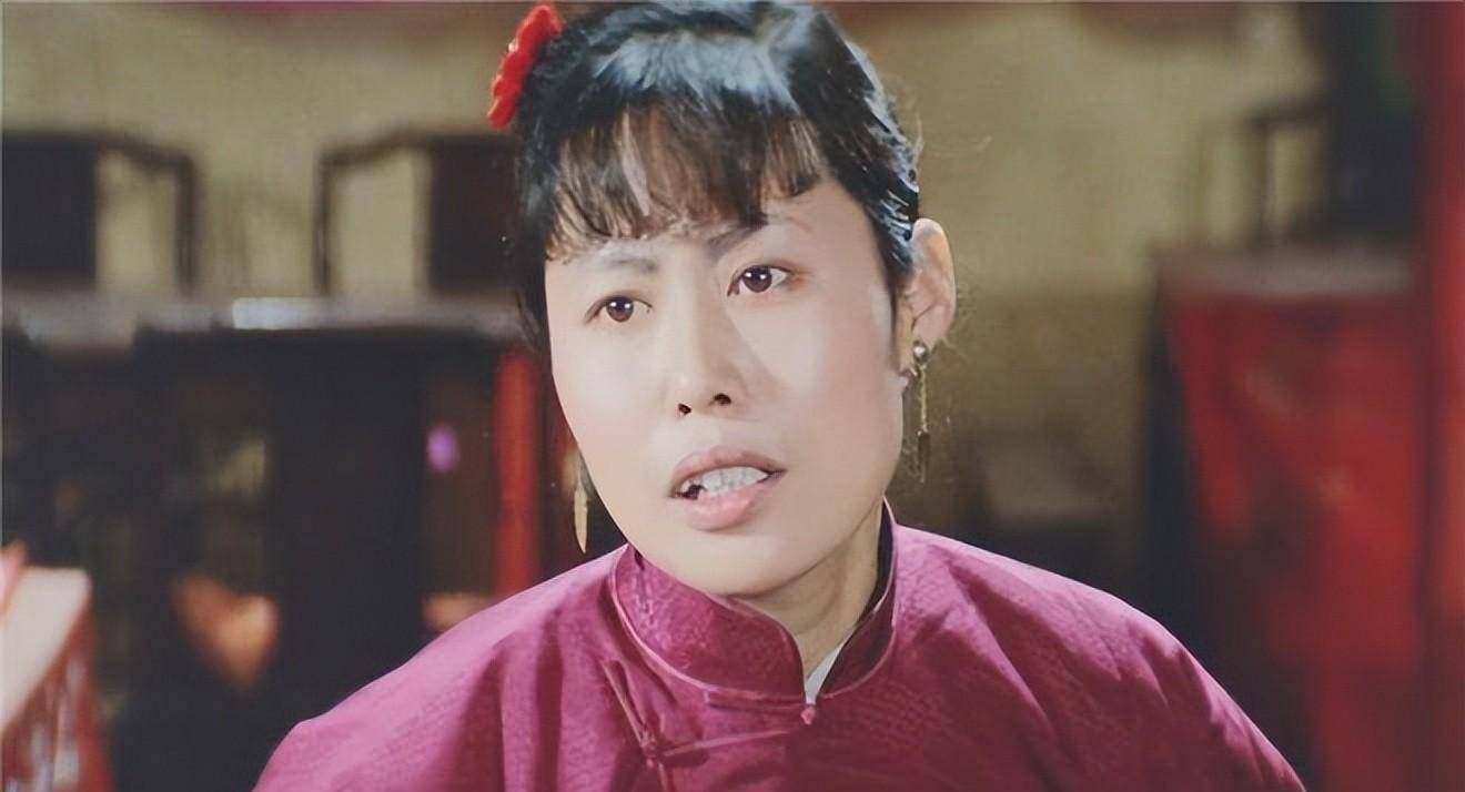 三婚两离,遭家暴8年,最牛影后现状令人敬佩