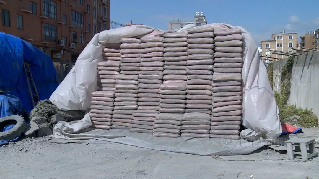 商品专题_水泥近日,有市民反映称翁垟街道有一处水泥堆放点,扬尘严重