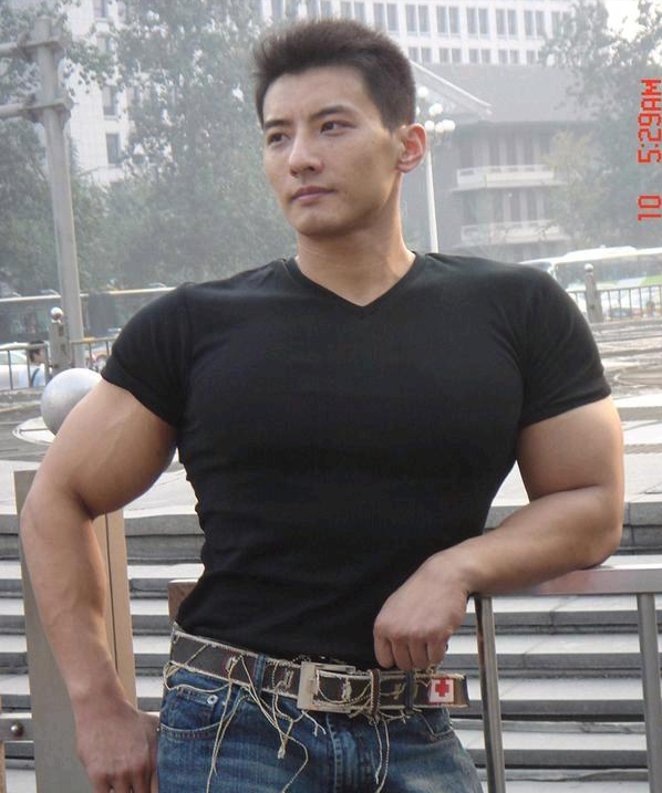 健身圈大佬张戈私照疯传!网友:这是我不花钱就能看的直男吗?