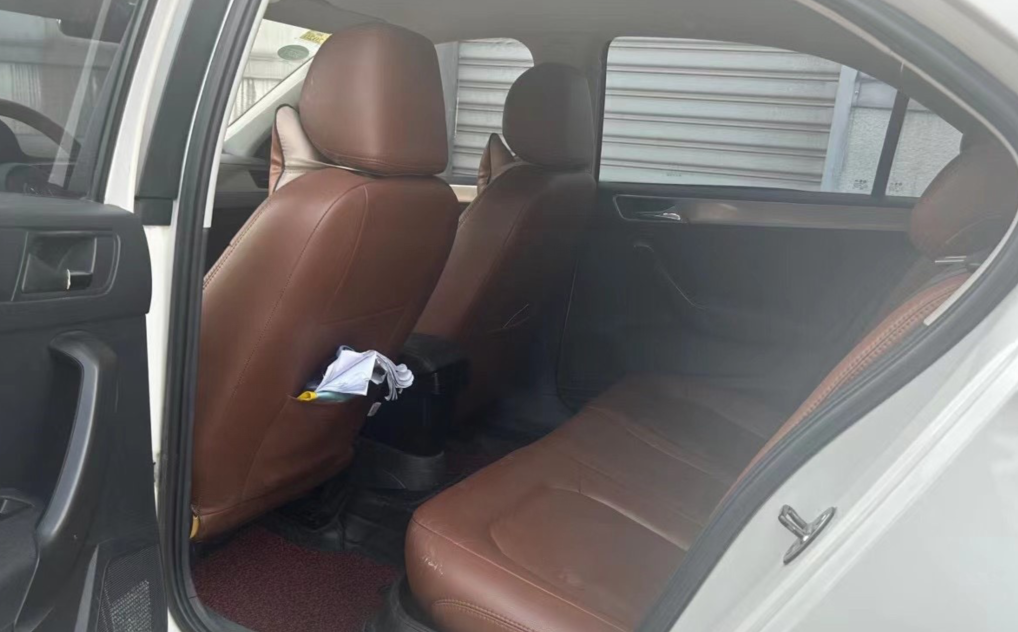 精品大众才卖2.28万,9年前10万落地,油耗3毛多,保养仅200元