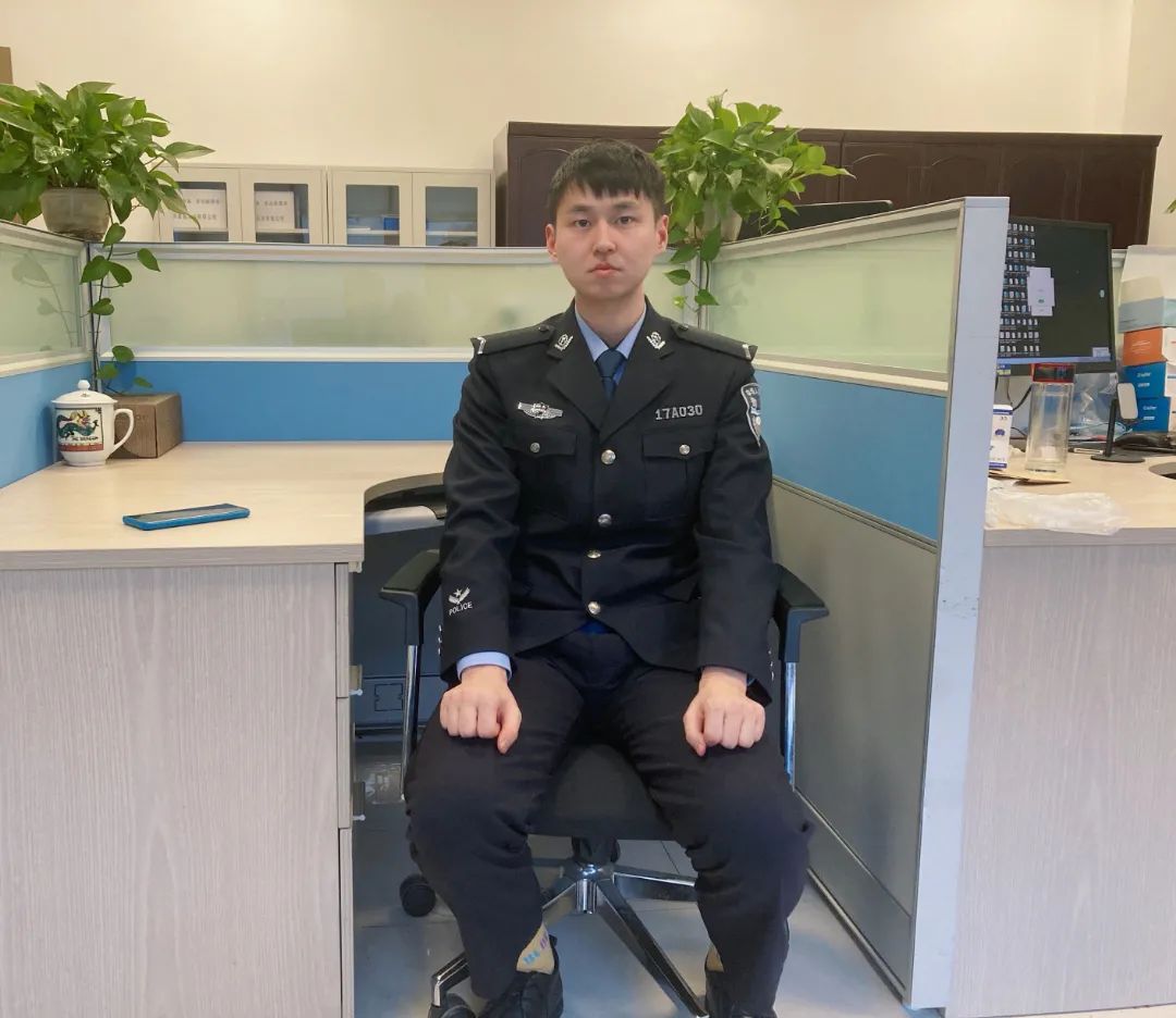 吴昊: 时光荏苒,转眼间四年的警校生活已经结束,即将跨入人民警察的