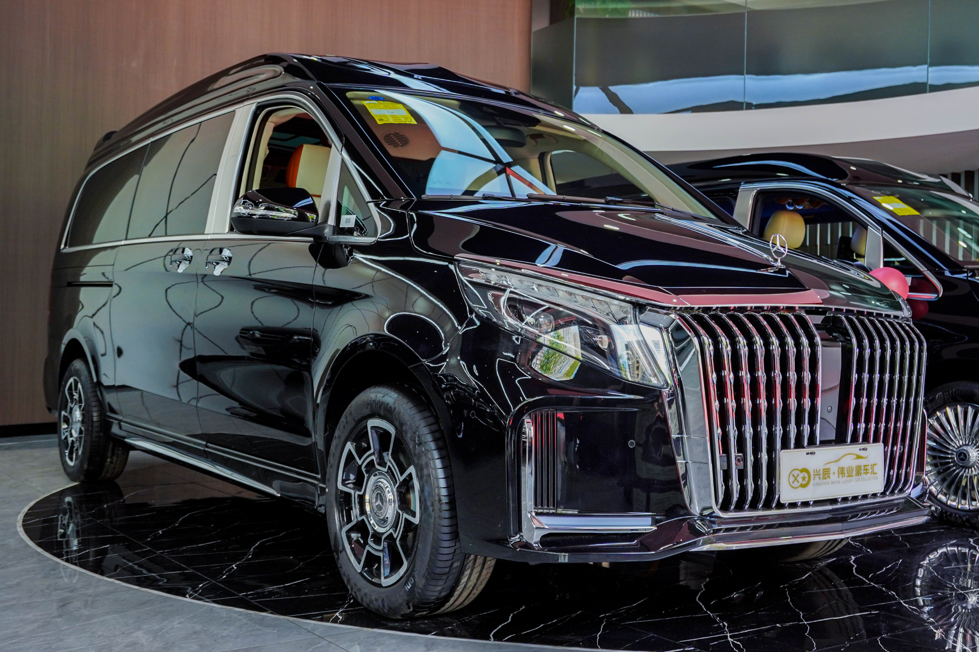 好帅说车:劳斯莱斯团队精心打造,顶级商务车——星影vls900