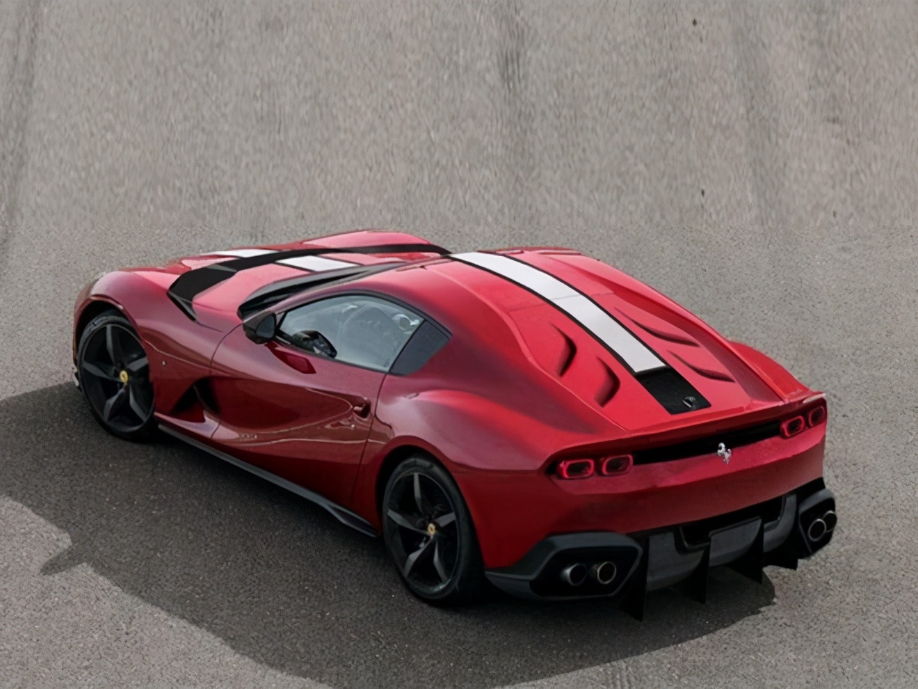 赶紧上车 法拉利将推出最后一款v12车型 限量1498台