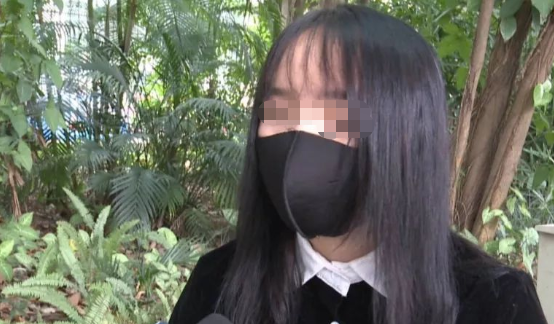 四川奶茶店一名12岁女孩被男子扇了一耳光,脸红肿,妈妈报警求助