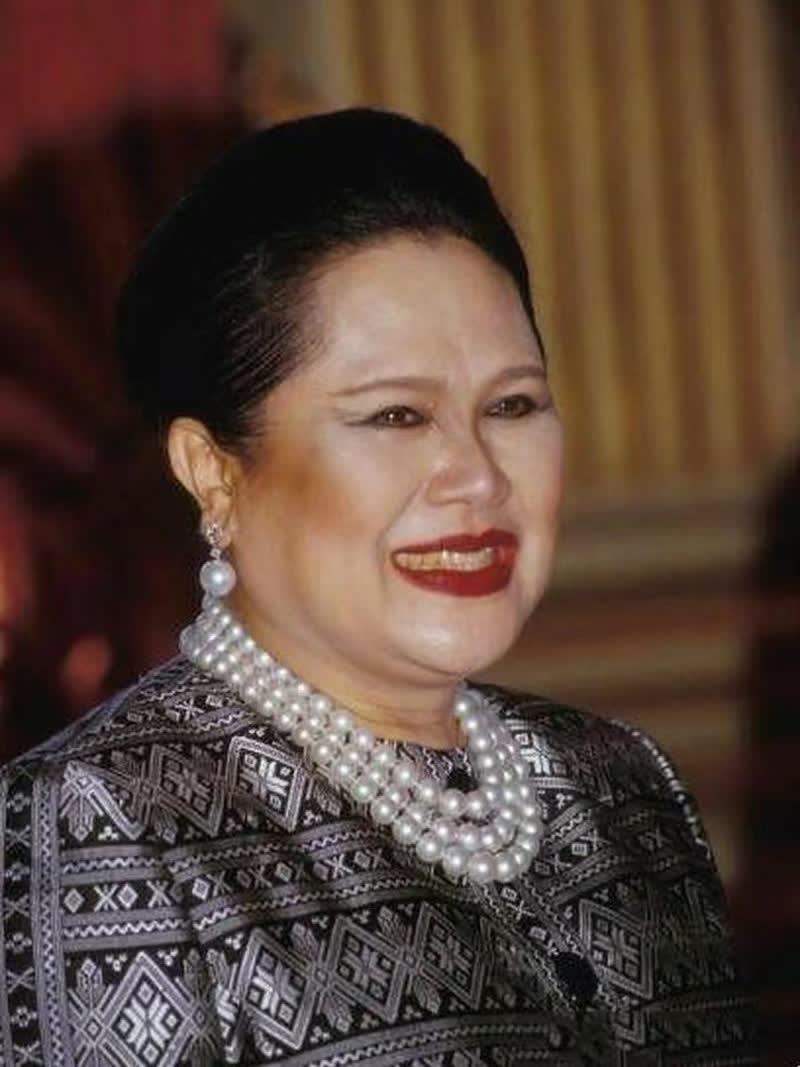 晚年的诗丽吉王后,因为出轨容貌被国王摧残,她的身材变得肥胖,整个人