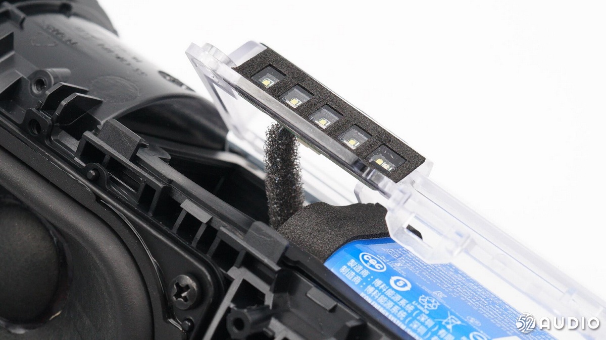 拆解报告:jbl charge4冲击波蓝牙音箱