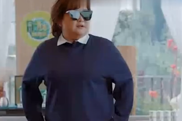 当贾玲cos灰原哀,让人看到几十年后发福的状态?把我女神还我