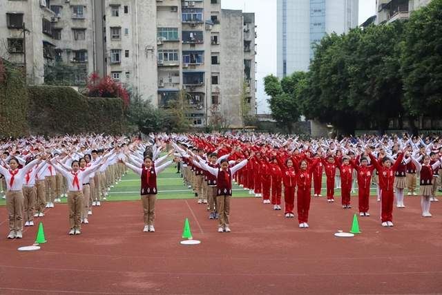 重庆市沙坪坝区育英小学主题运动会隆重举行