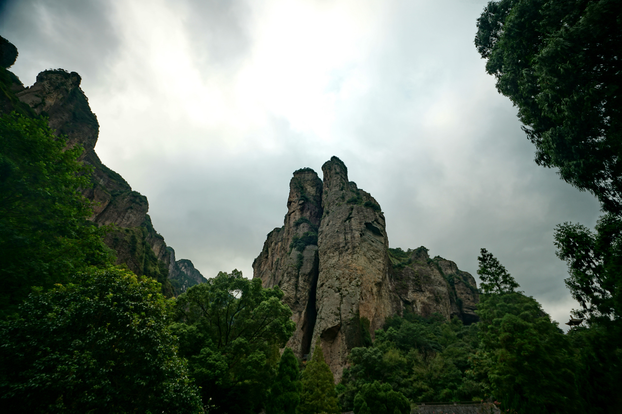 雁荡山夫妻峰图片