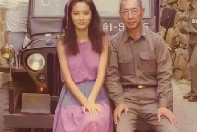 林莉:邂逅钱深永,结婚当天娘家无人来,曾与妹妹林青霞分离36年