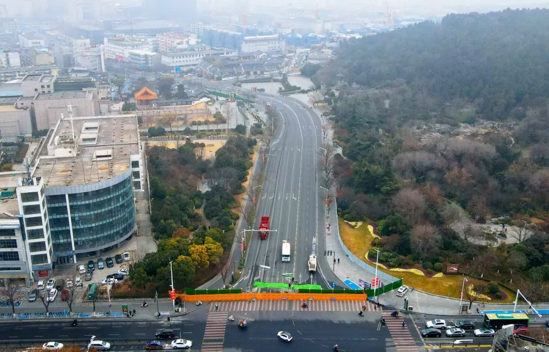 和平路隧道图片