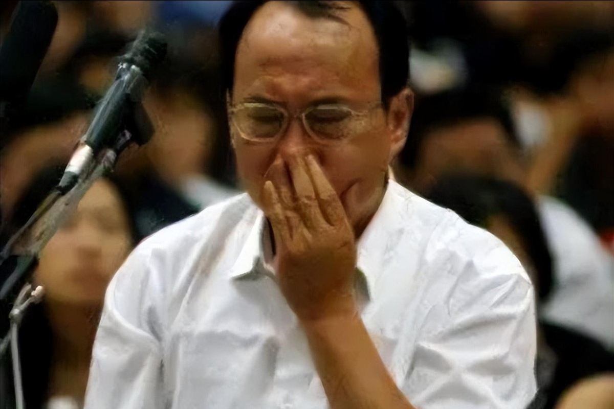 纪实:"变态贪官"李庆普,与百名少女发生关系后,剪下毛发收藏