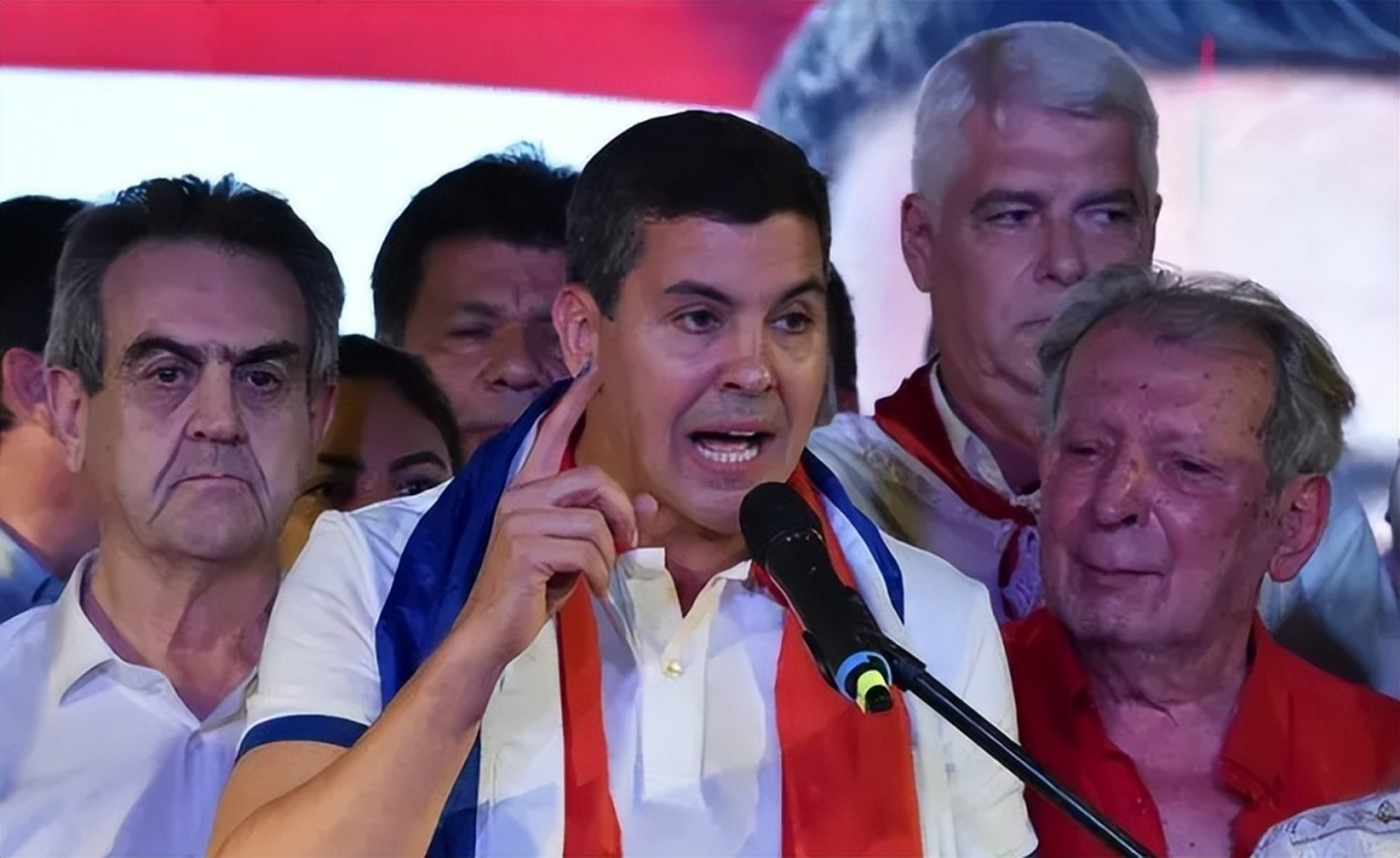 无视中方警告,巴拉圭新任总统培尼亚窜访台湾,24小时内,解放军32架次