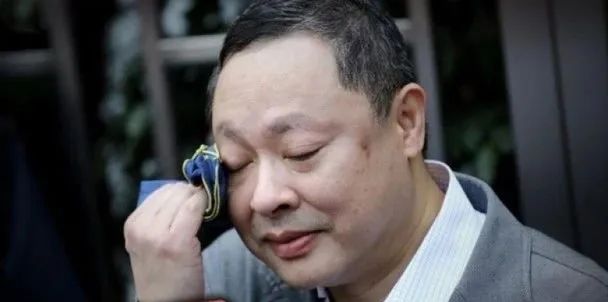 推荐|被港大解雇的反中乱港分子戴耀廷还喊上冤了？！脸书发文尽显“酸臭味”