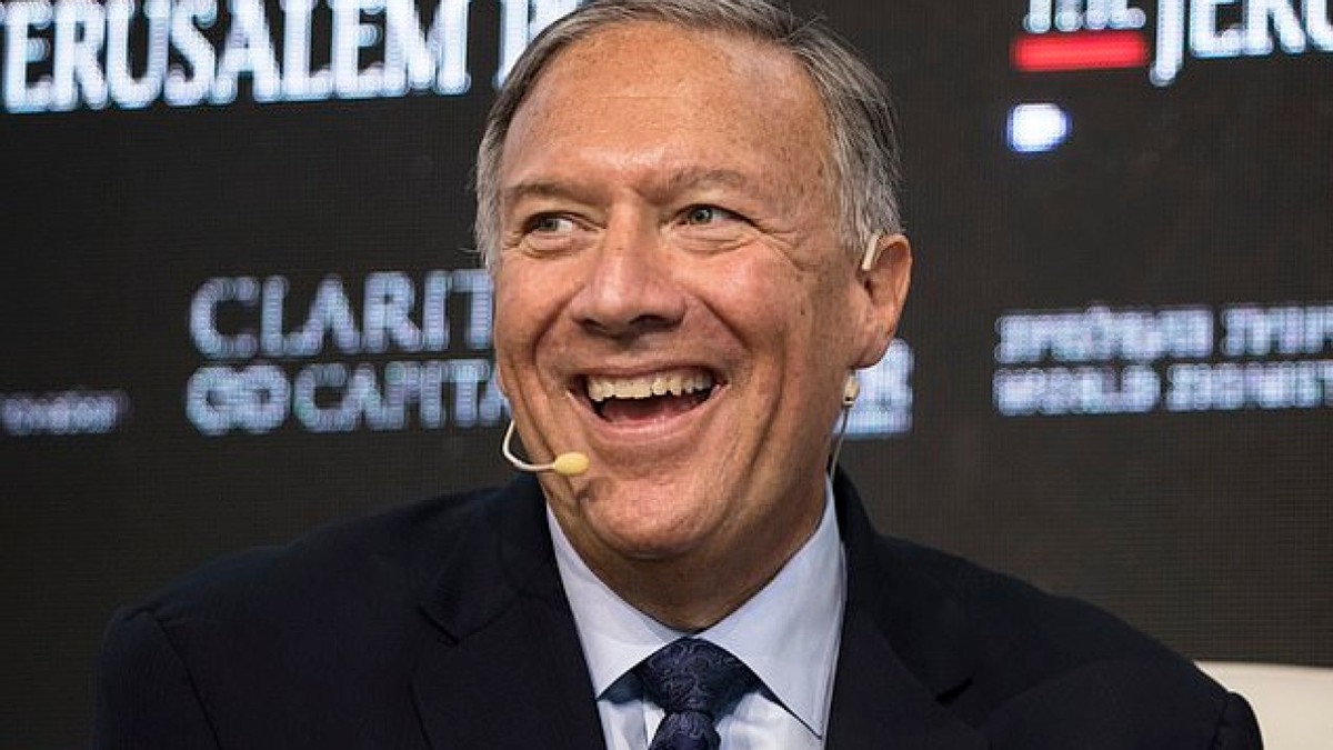 遭到伊朗"追杀"后,蓬佩奥又翻车了,这回上帝也救不了美国