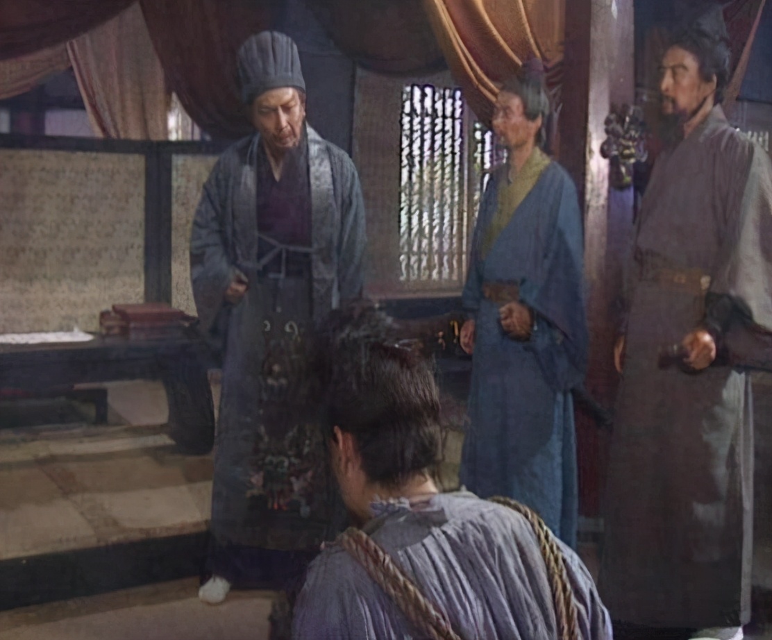 三国演义:诸葛亮斩马谡背后的秘密,他究竟犯了一个怎样的错误?