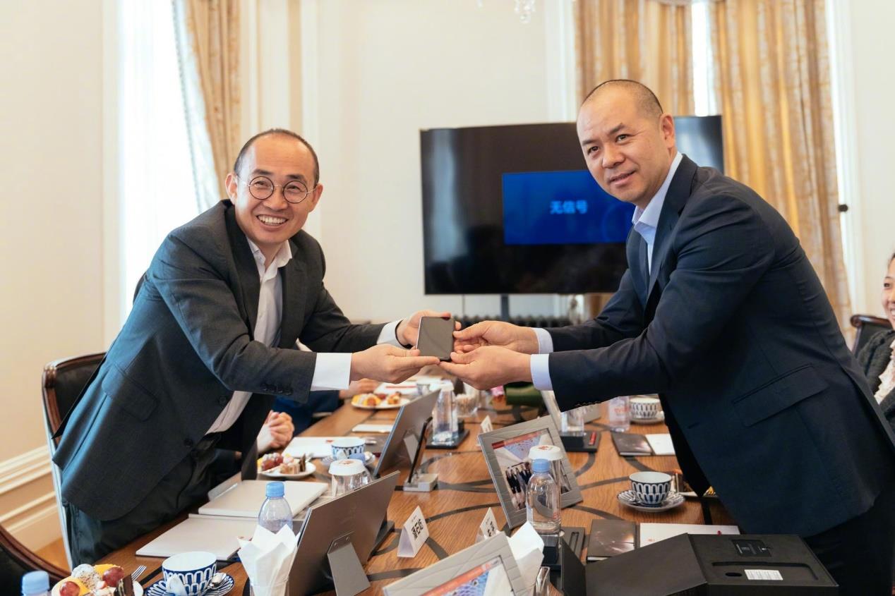 1.2万亿硅谷银行破产后,潘石屹否认在美存钱,好友出面揭露真相