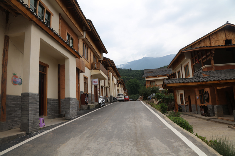 全国乡村旅游重点村重庆巫山柑园幸福花开