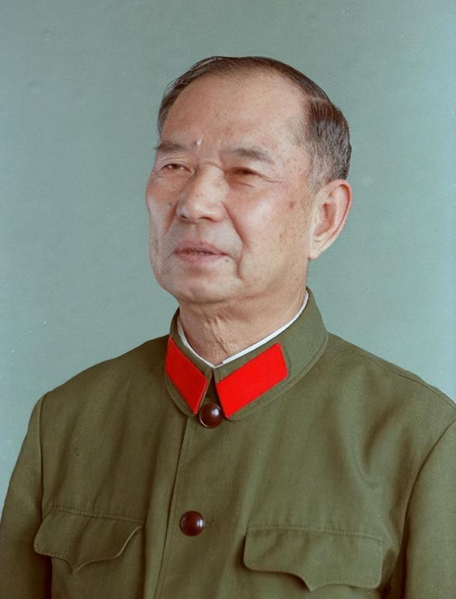 吴克华当选新疆军区司令员后表示:希望全家早日团聚