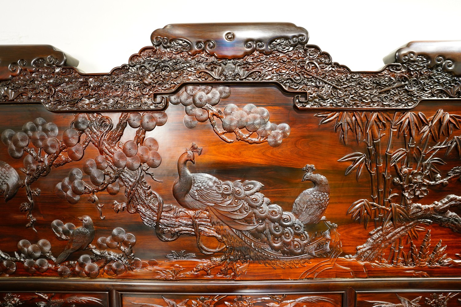 红木家具丝翎檀雕 臻匠红木带你了解雕刻工艺