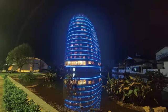 "罗平城市会客厅"的明珠——金花玉湖广场酒店盛大开业